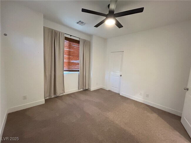 Building Photo - 8085 Skye Roar Ct