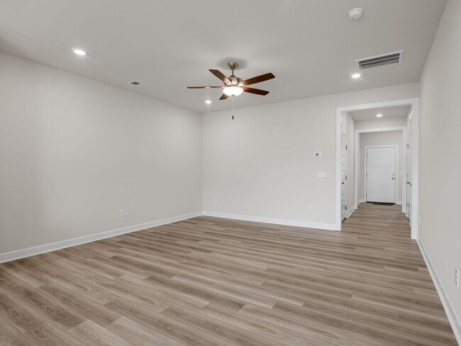 Building Photo - Modern Comfort Meets Southern Charm – New ...