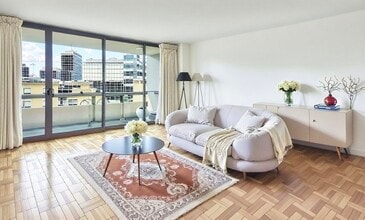 Building Photo - 566 Commonwealth Ave