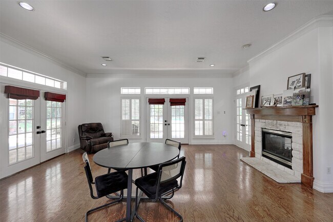 Building Photo - 11492 Majestic Dr