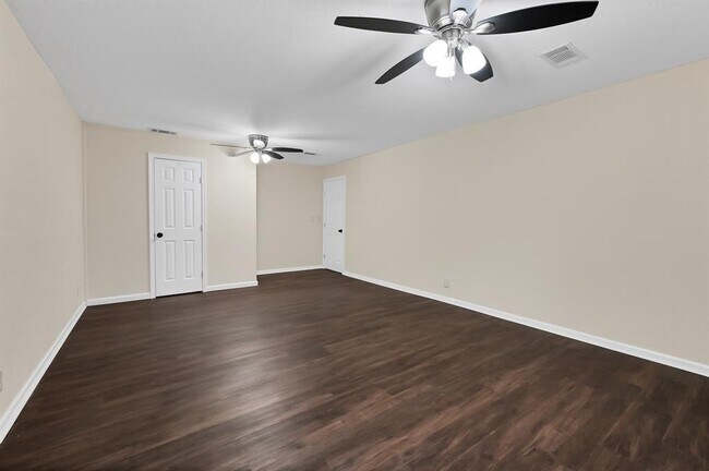 Building Photo - 2607 Creekhickory Rd