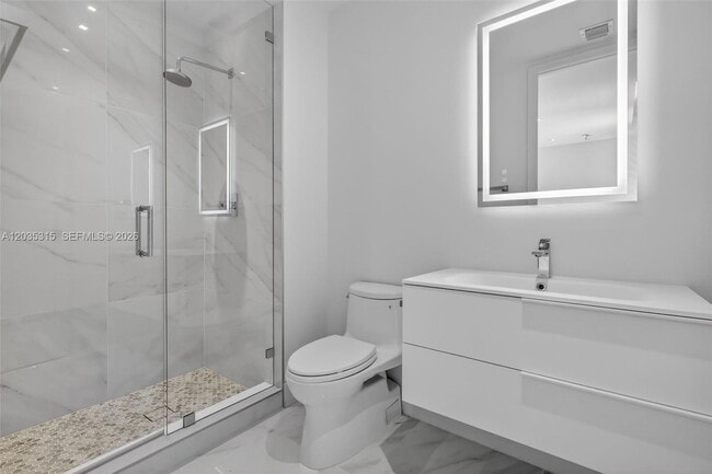 Building Photo - 3750 Yacht Club Dr