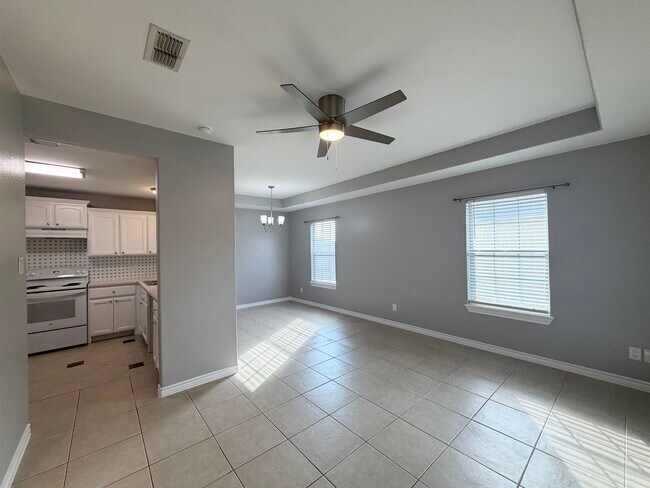 Building Photo - 9804 Cantera Ct