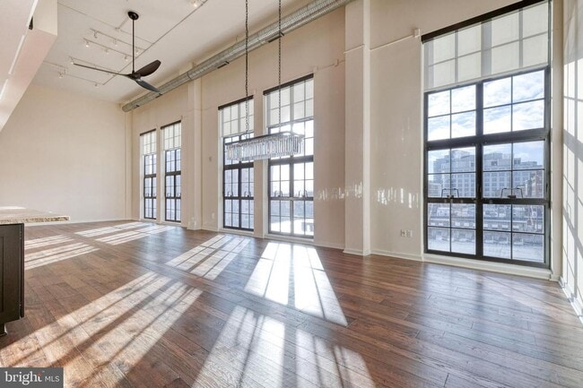 Building Photo - Live in luxury in the heart of Baltimore's esteemed Little Italy neighborhood!