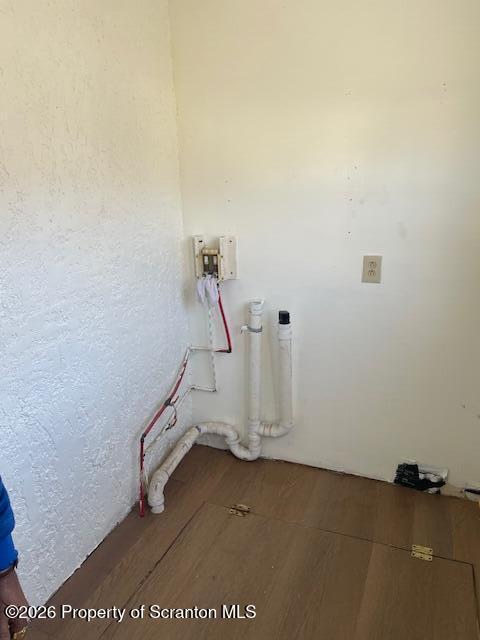 Building Photo - 210 Crane St