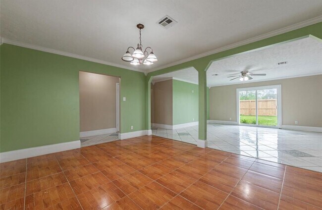 Building Photo - 1350 Strawberry St