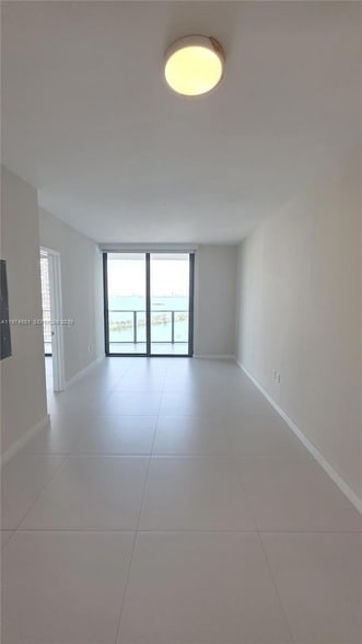 Building Photo - 501 NE 31st St