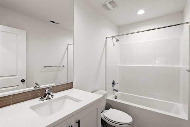 Building Photo - Pleasant Valley Villages 3 Bedroom Townhome with Community Center