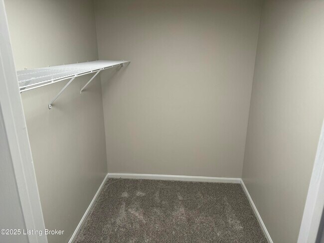 Building Photo - 9500 Bayberry Green Ln