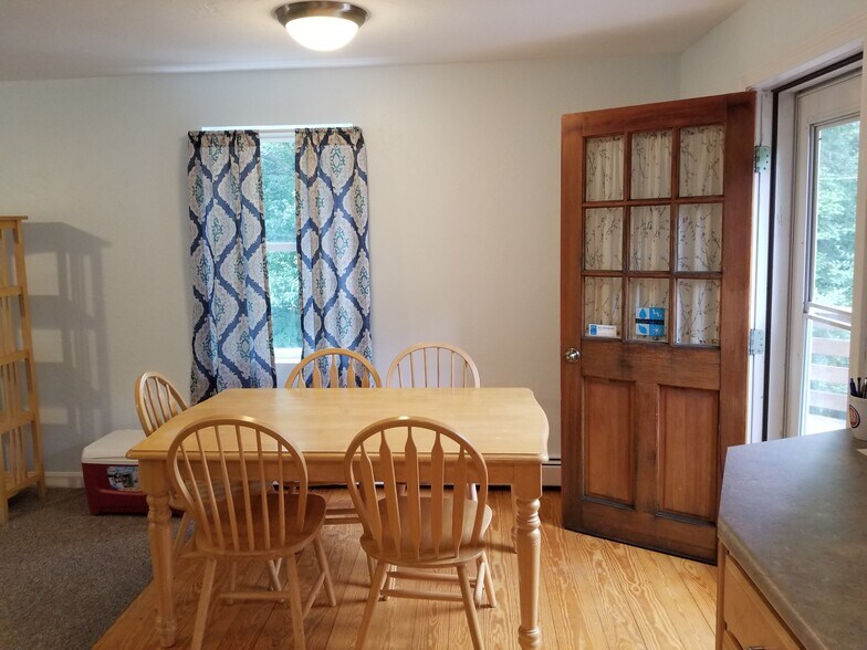 Building Photo - 2337 Kingstown Rd