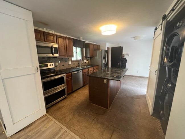 Building Photo - Wonderful single-family home for rent in d...