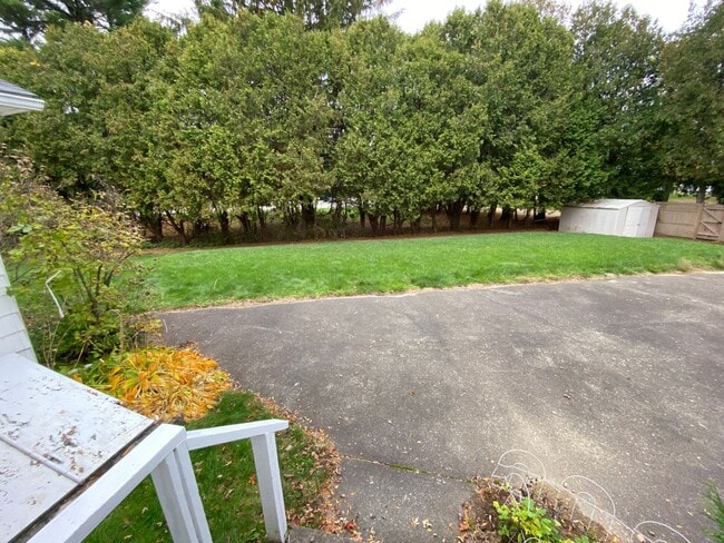 Building Photo - 4 Bedroom Home in Burlington VT Available 1/1/26!