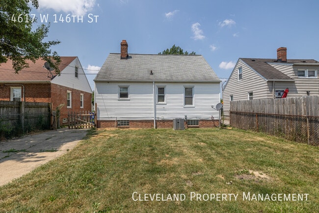 Building Photo - Beautifully Renovated Bungalow