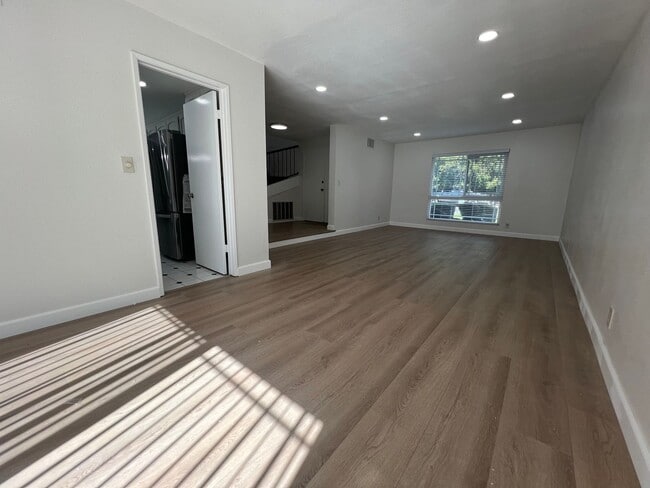 Building Photo - Great Large House ready for you to Make it a Home
