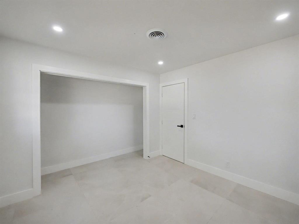 Building Photo - 1940 NW 32nd St