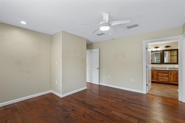 Building Photo - 6202 Hillston Dr