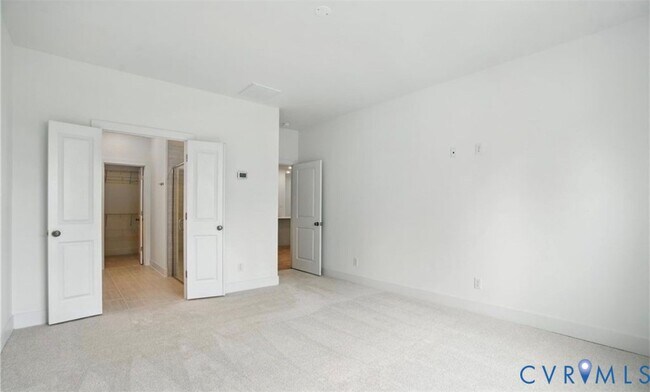 Building Photo - 6900 Sunrise Oasis Ln