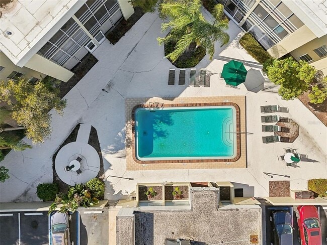 Building Photo - 2302 S Manhattan Ave