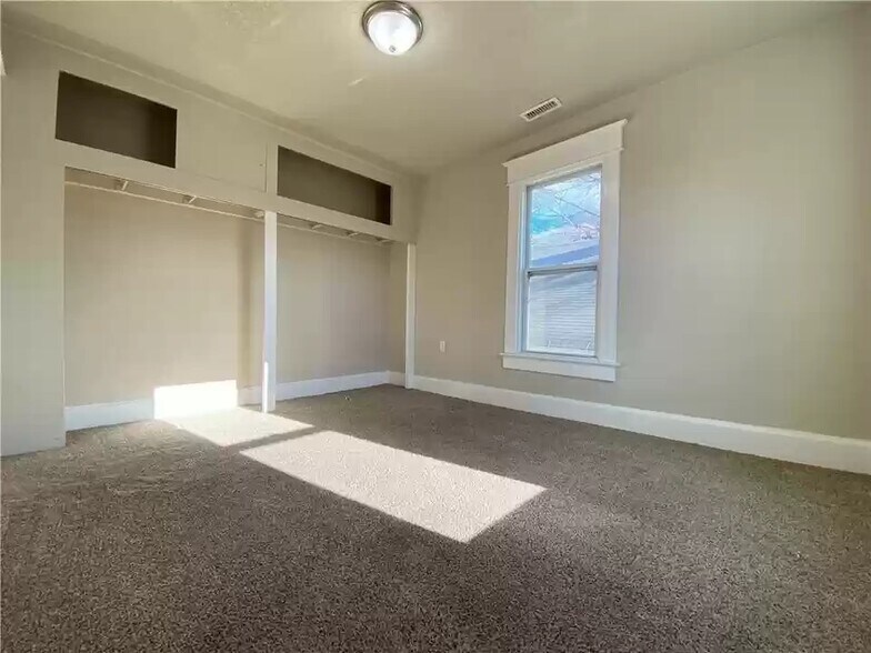 Building Photo - 1546 33rd St