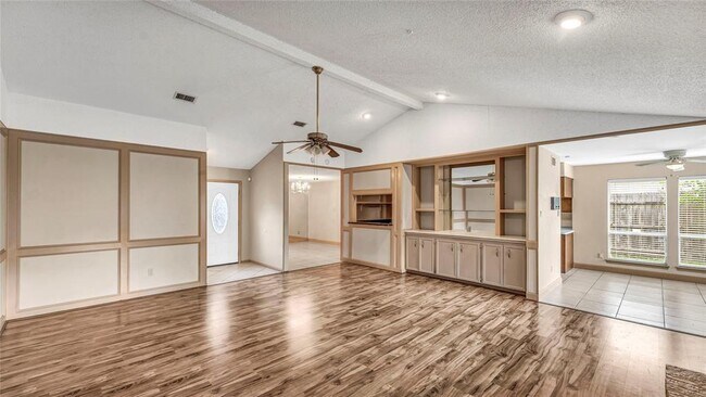 Building Photo - 10919 Paulwood Dr