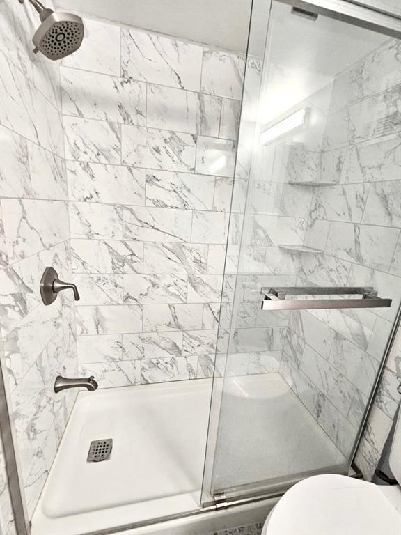 Building Photo - 11485 Oakhurst Rd