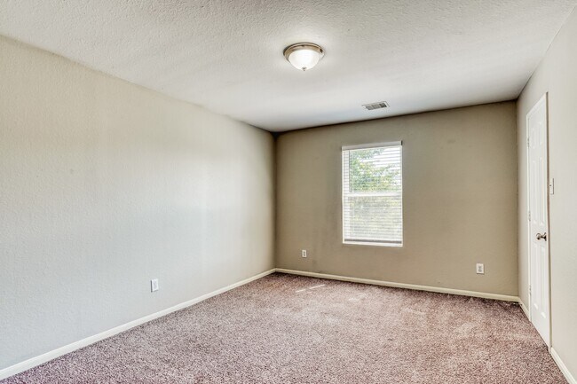 Building Photo - 3106 Thicket Path Way