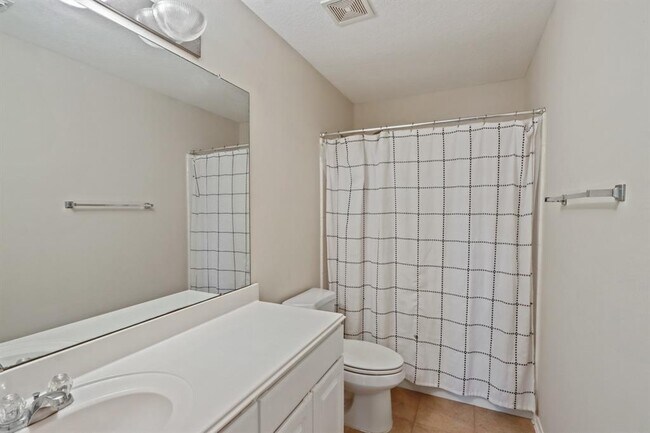 Building Photo - 15511 Fir Woods Ln