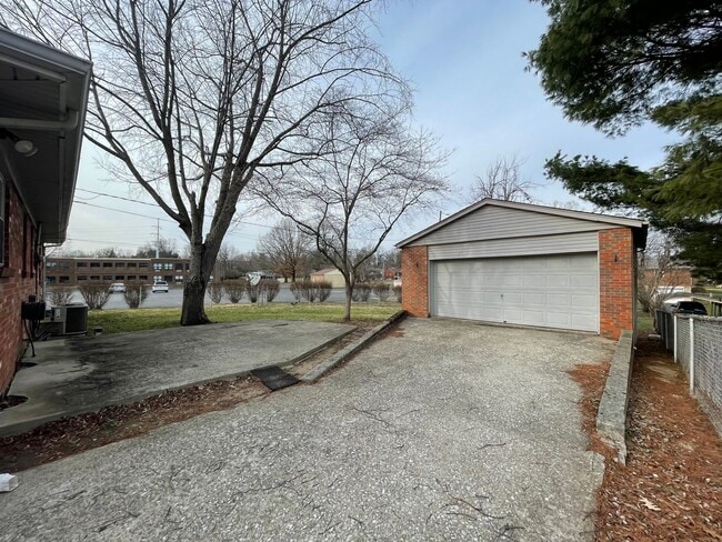 Building Photo - Coming Soon! Lovely Home w/ HW Floors! *Spring Special-$100/mo Off Your Rent for 6 Months!*