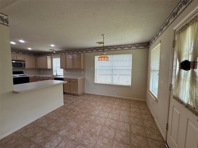 Building Photo - 6110 Villa Hills Dr