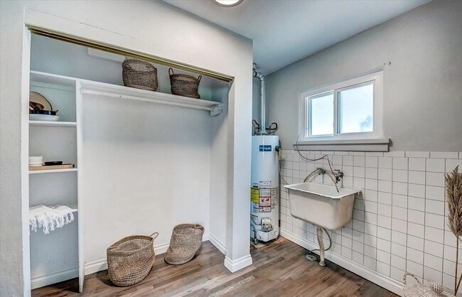 Building Photo - 4BD, 2BA Chaffee Park Home with Yard and 1-Car Garage