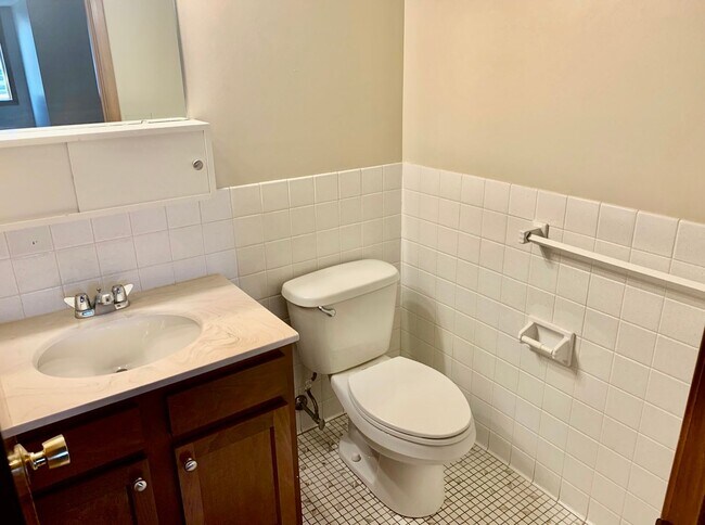 Building Photo - 2 Bedroom/1.5 Bathroom Apartment - First Floor