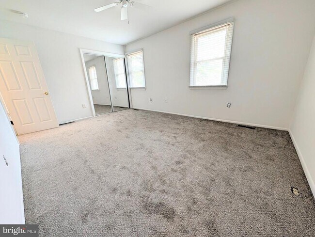 Building Photo - 321 Charred Oak Ct