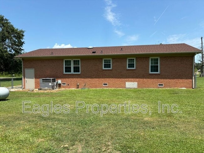 Building Photo - 383 N Washington St