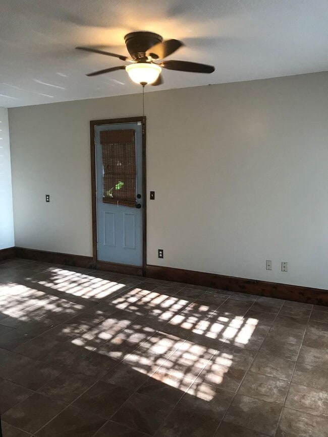 Building Photo - 390 Powderhorn Rd