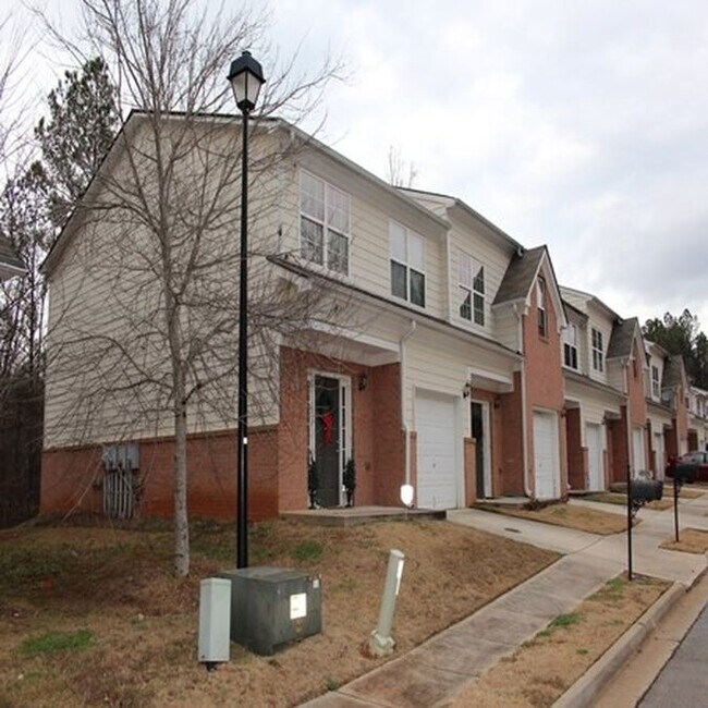 Building Photo - 4989 Lower Elm St