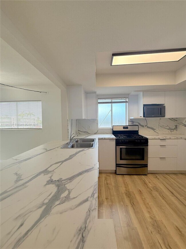 Building Photo - 7737 SW 88th St