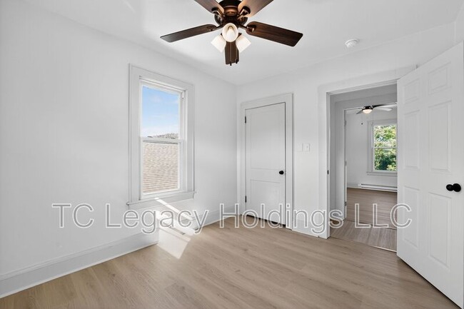 Building Photo - 316 Harrison St