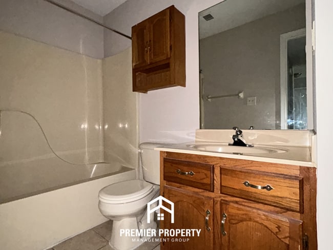 Building Photo - Charming 3BR/2BA Near Southwind | High Ceilings, Hardwood Floors & 2-Car Garage