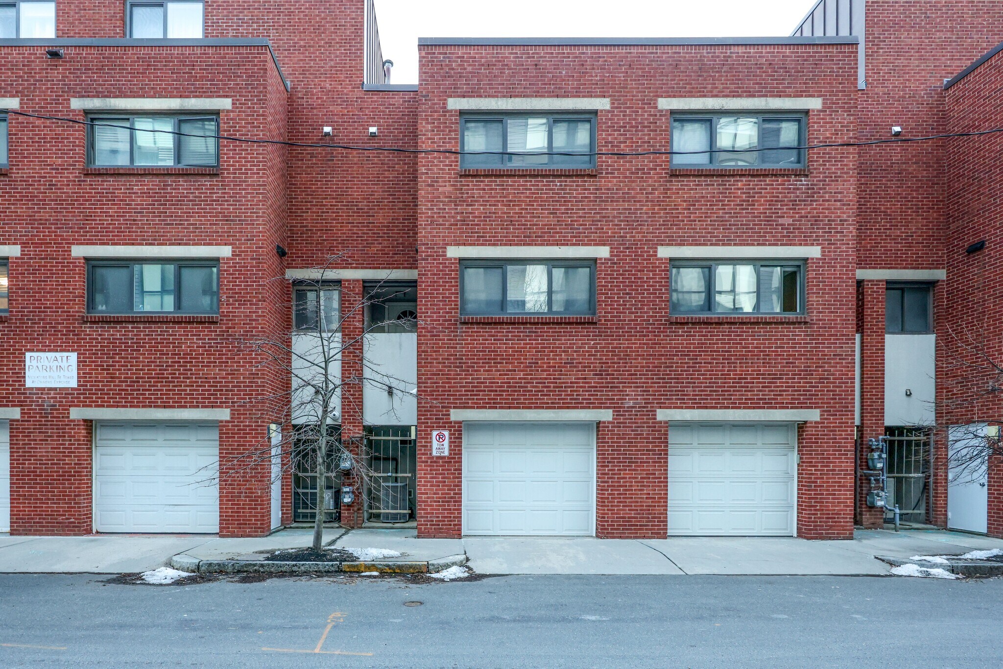 Building Photo - 85 Brainerd Rd