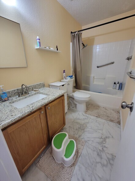 Building Photo - 3108 Westview Dr