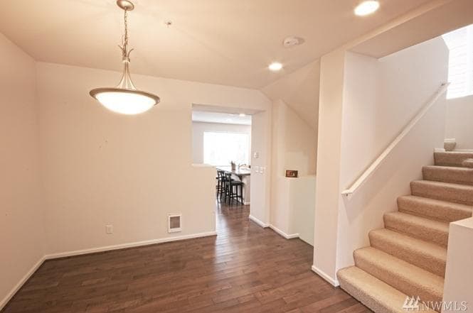 Building Photo - 15720 Manor Way