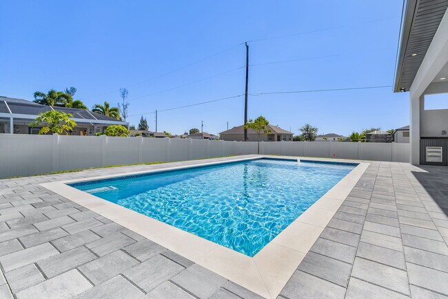 Building Photo - 1115 NW 25th Ave