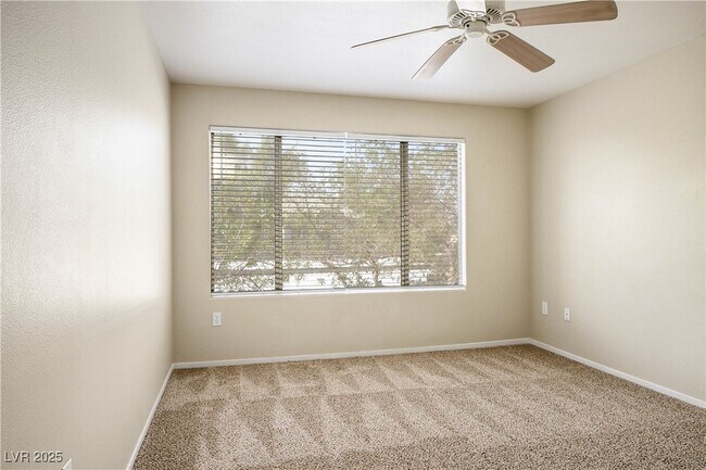 Building Photo - 5710 E Tropicana Ave