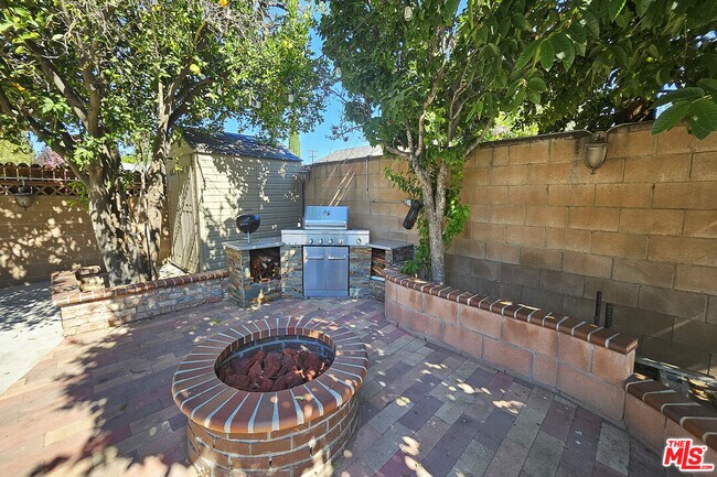 Building Photo - 22957 Stagg St