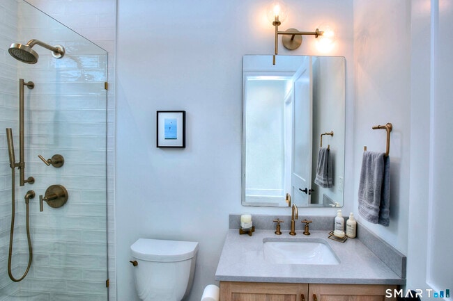 Building Photo - 32 Ridge Rd