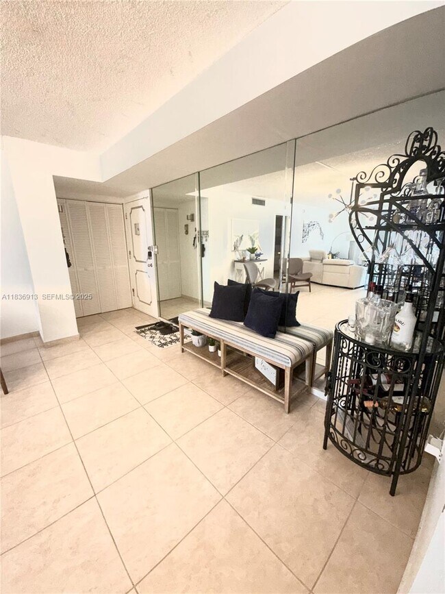 Building Photo - 1833 S Ocean Dr