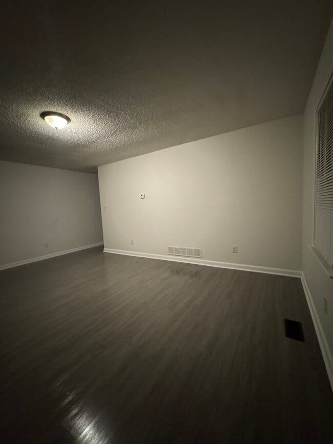 Building Photo - Welcome home!