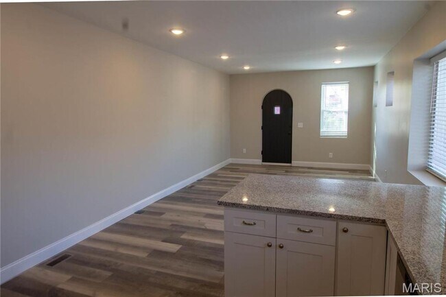 Building Photo - Sterling Pl