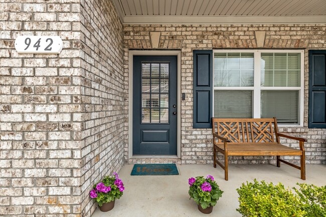 Building Photo - 942 Millstream Dr