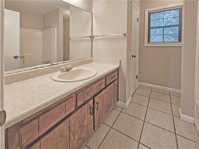Building Photo - 2752 Northwood Ct